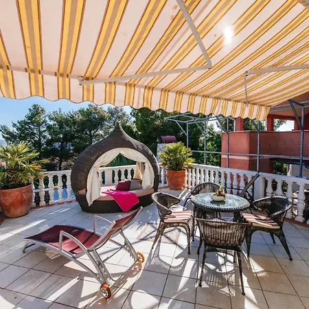 Poolincluded Holiday Halic Maslenica