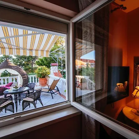 Poolincluded Holiday Halic