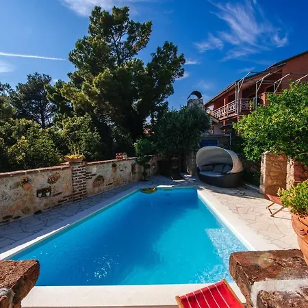 Poolincluded Holiday Halic *