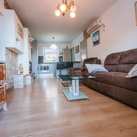 Poolincluded Holiday Halic Casa vacanze Maslenica